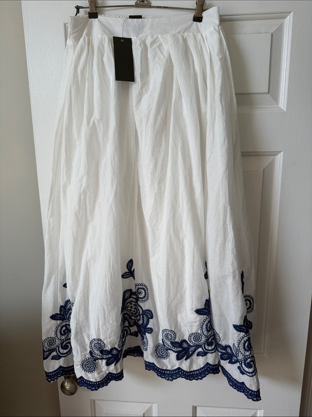 NWT- Liv Los Angeles White A-Line Skirt with Navy Embroidered Hem - Size Medium